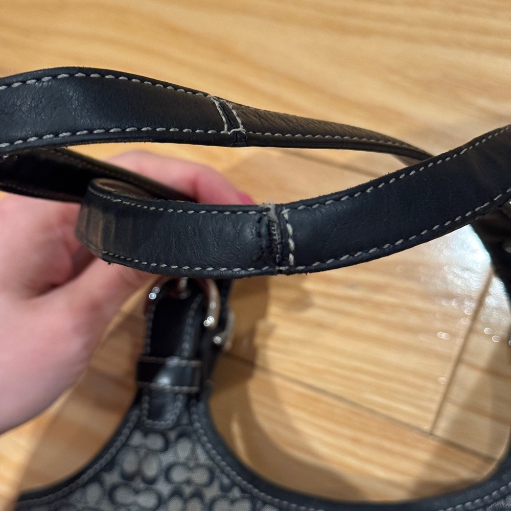 Vintage Coach Soho Black Leather and Canvas Monogram Logo Shoulder Bag - Picture 4 of 8
